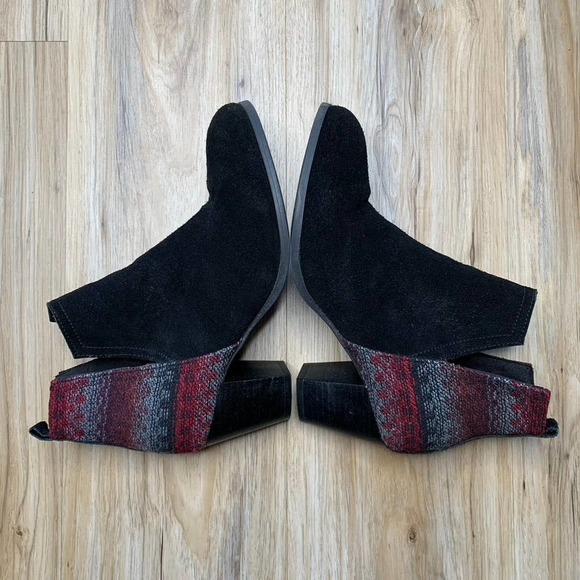 MINNETONKA Women's Mari Black Suede Booties - Round Toe - Aztec Weave Boho - Picture 2 of 10